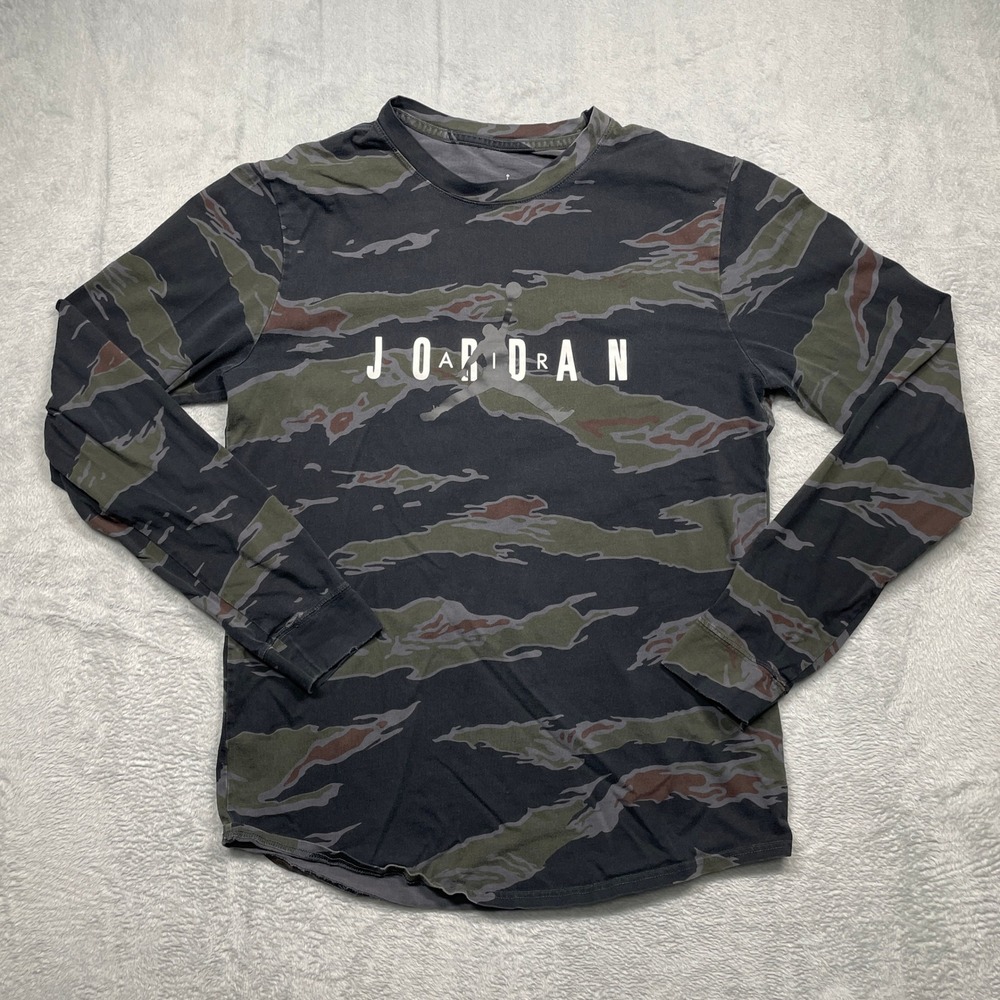 Jordan T-Shirt Men Large Black Camo Tiger Stripe Long Sleeve Jumpman 23 Graphic